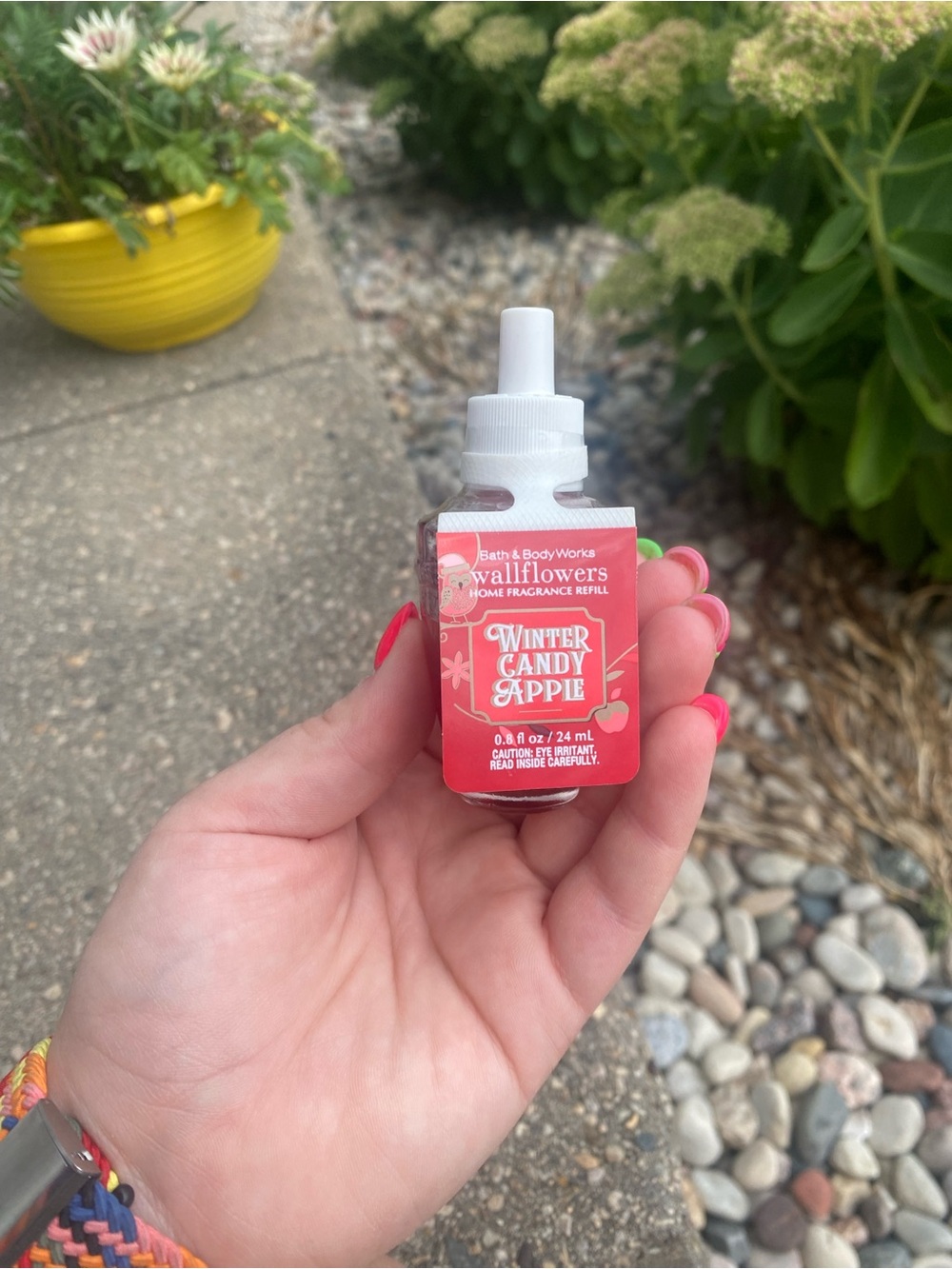 Bath & Body Works Wallflowers Refill - Winter Candy Apple Red